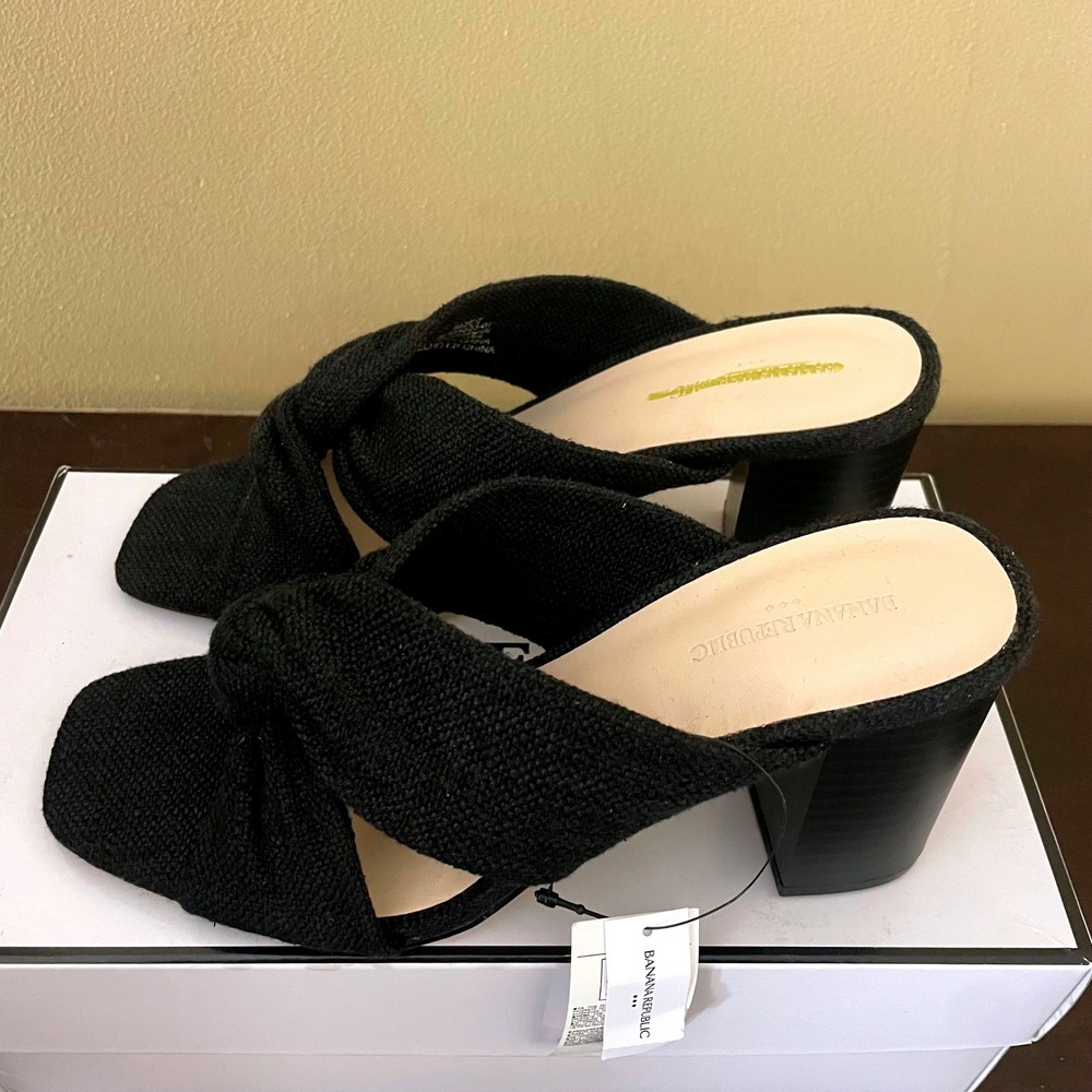 Banana Republic Black Woven Twist Front Block Heel Mules Square Toe Sandals 7